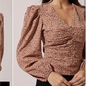 ASTR Cinched Front Longe Sleeve Top